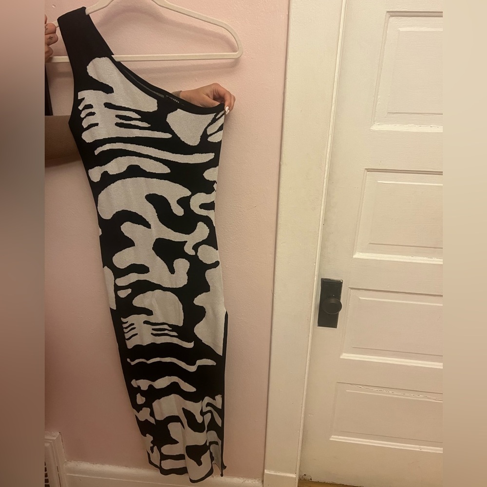 Black/White One Shoulder Dress